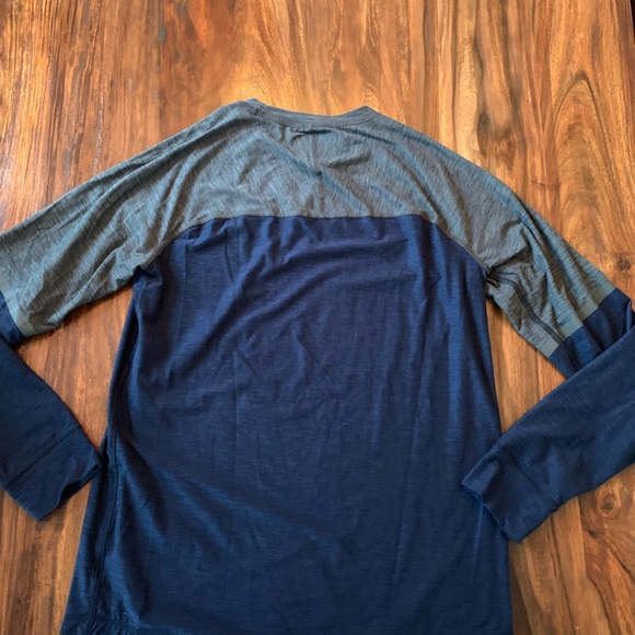 American Eagle Mens Long Sleeve Flex T Shirt Size Small S Athletic Stretchy Fit - Picture 6 of 6